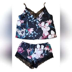 La Vie en Rose Black Floral Lace Trim Sleepwear Set Relax Fit Size M